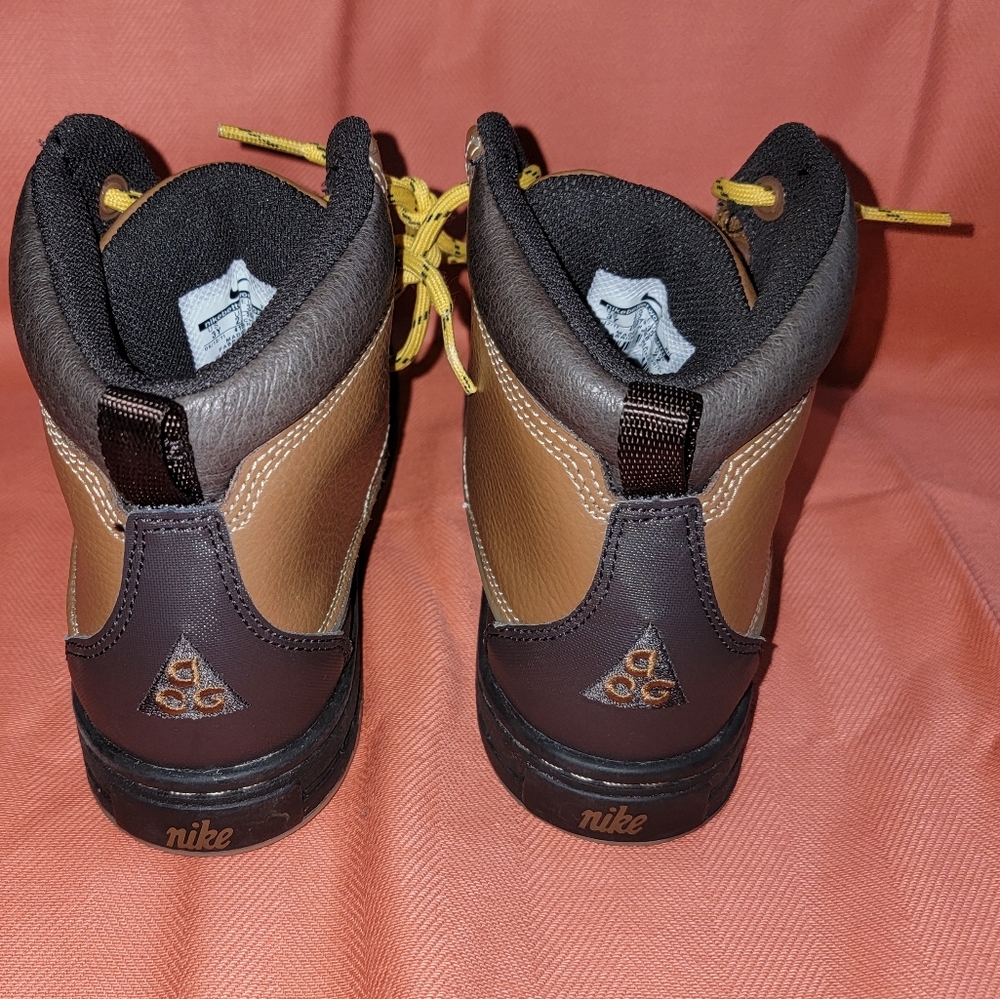 Nike ACG Woodside Boots 3y Brown Youth Unisex 415079-200 like new worn 1x inside - Picture 10 of 11